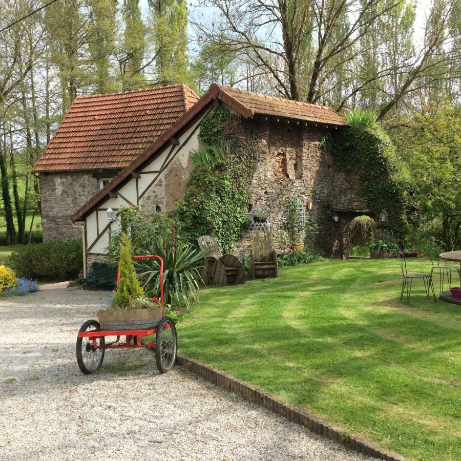 Bed and Breakfast Le Moulin De La Castellerie Moon-sur-Elle Exterior foto